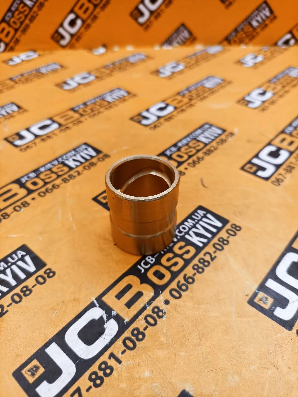 808/00253 Втулка поворотного кулака JCB 3CX, 4CX