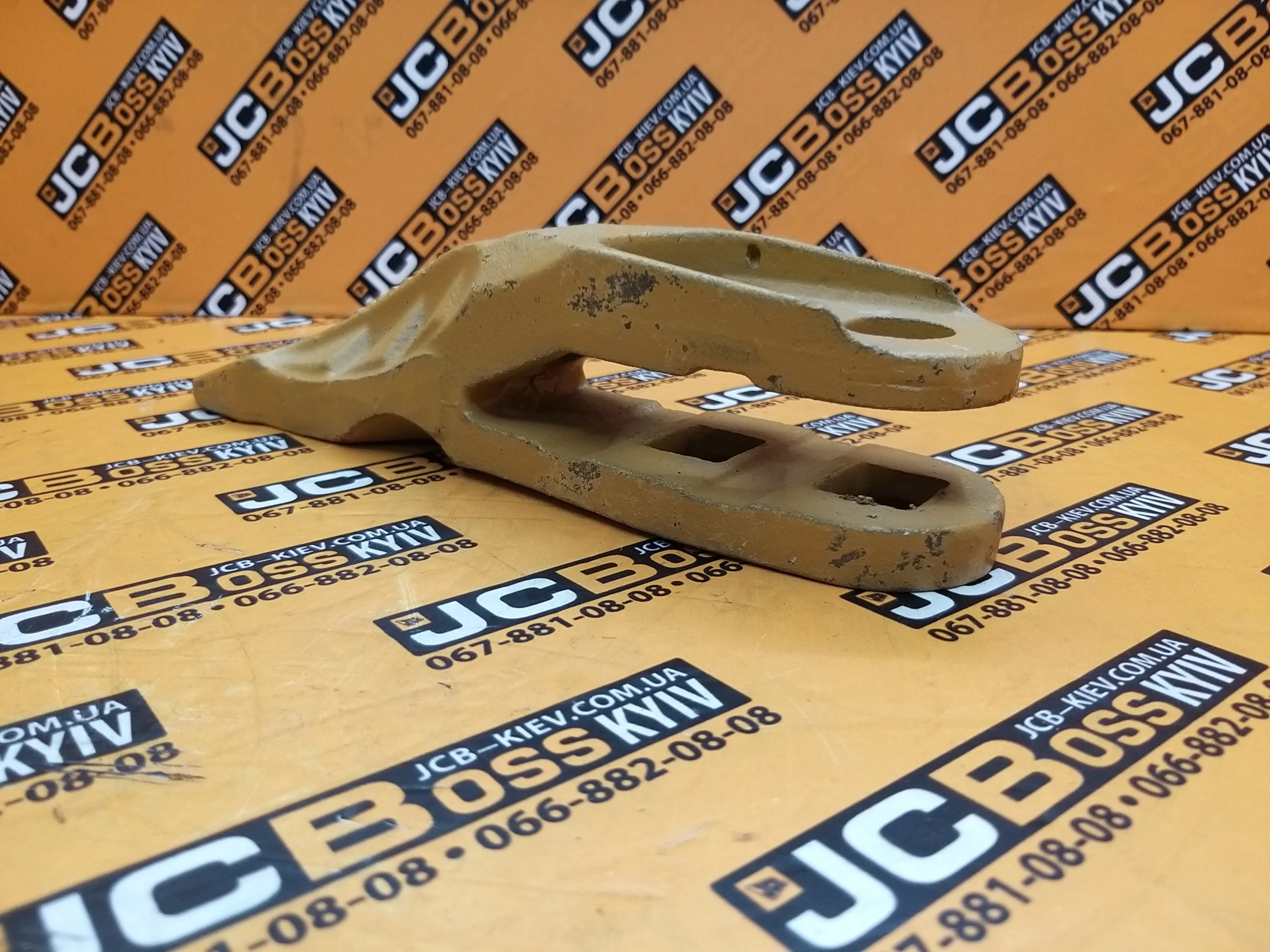 ЗУБ КОВША JCB 3CX 4CX SHARK (332/C4388) — изображение 4