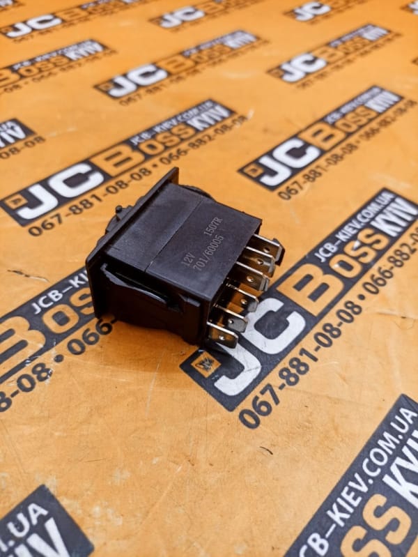 Перемикач 12V 3ST JCB 3CX, 4CX