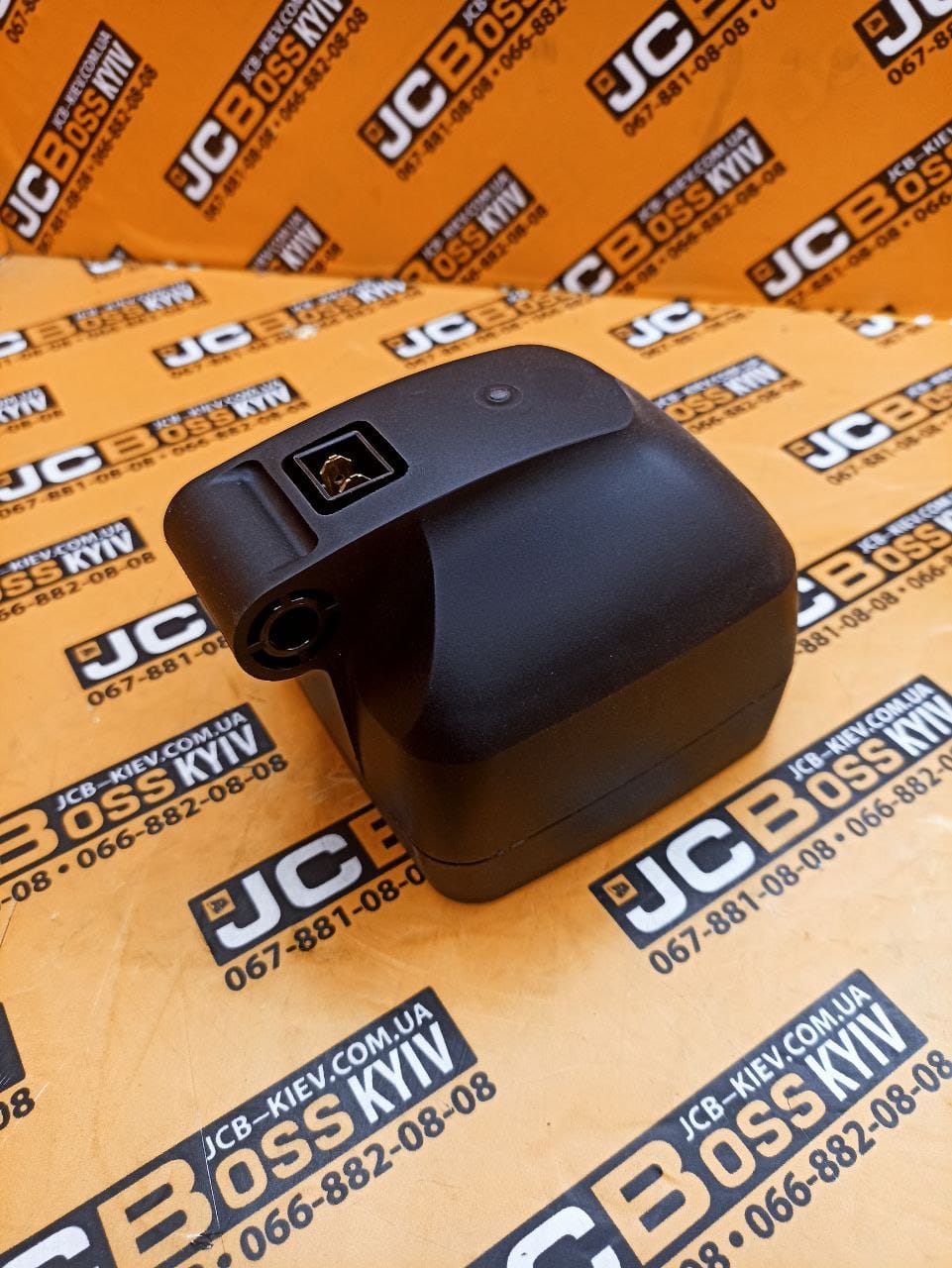 700/38800 Фара задня 12V LED WESEM на JCB 3CX, 4CX - Зображення 2